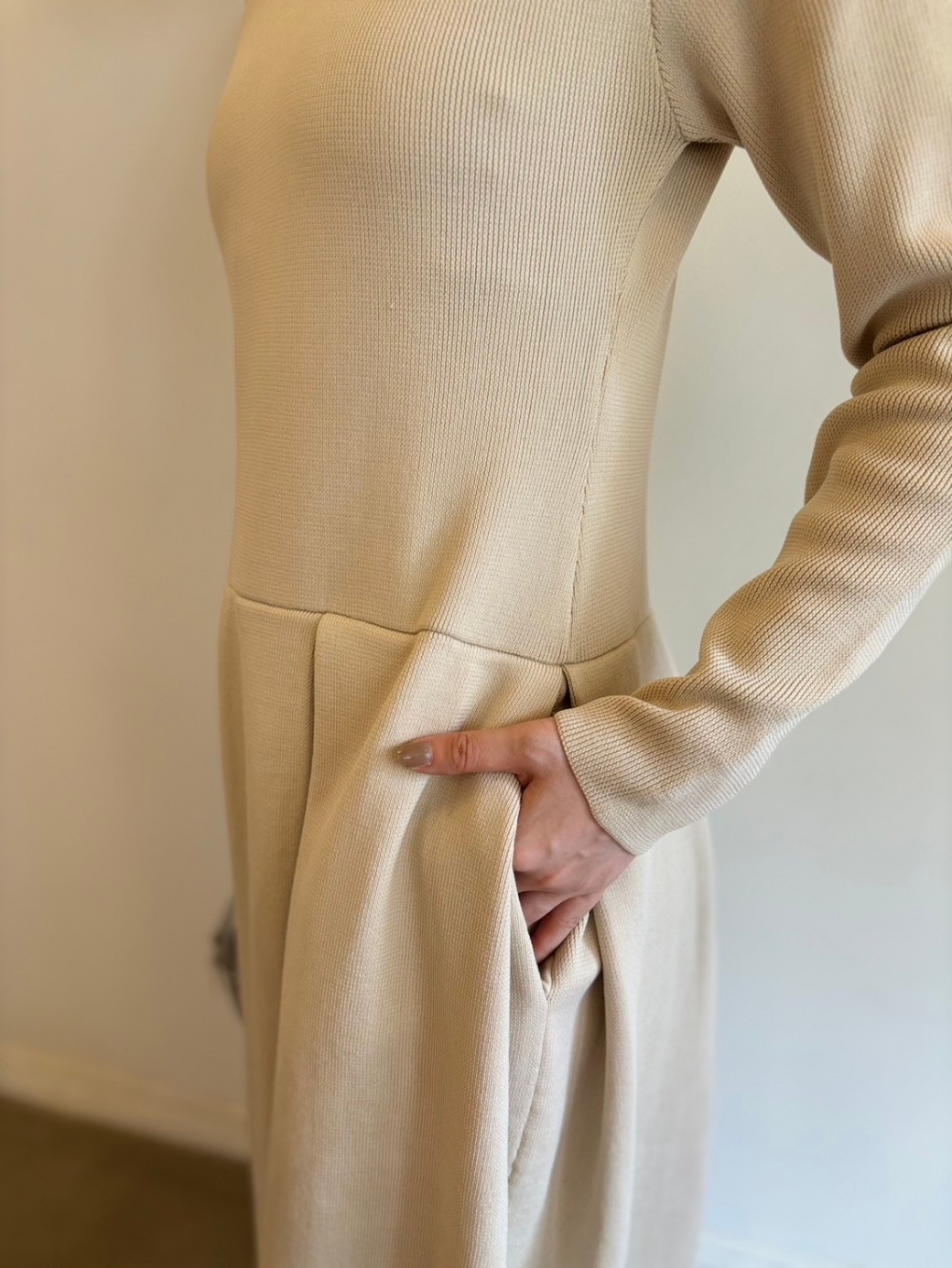 tuck A line knit one-piece